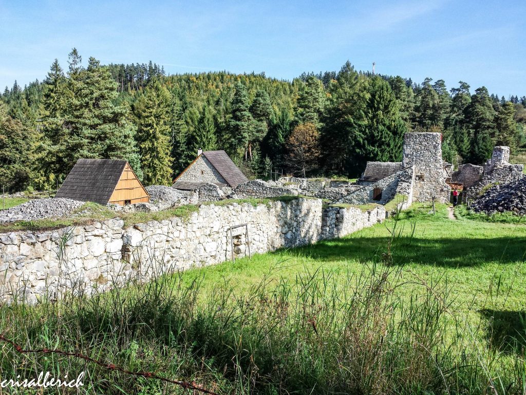Ruinas monasterio cartesiano en Klastorisko - PN Slovensky raj