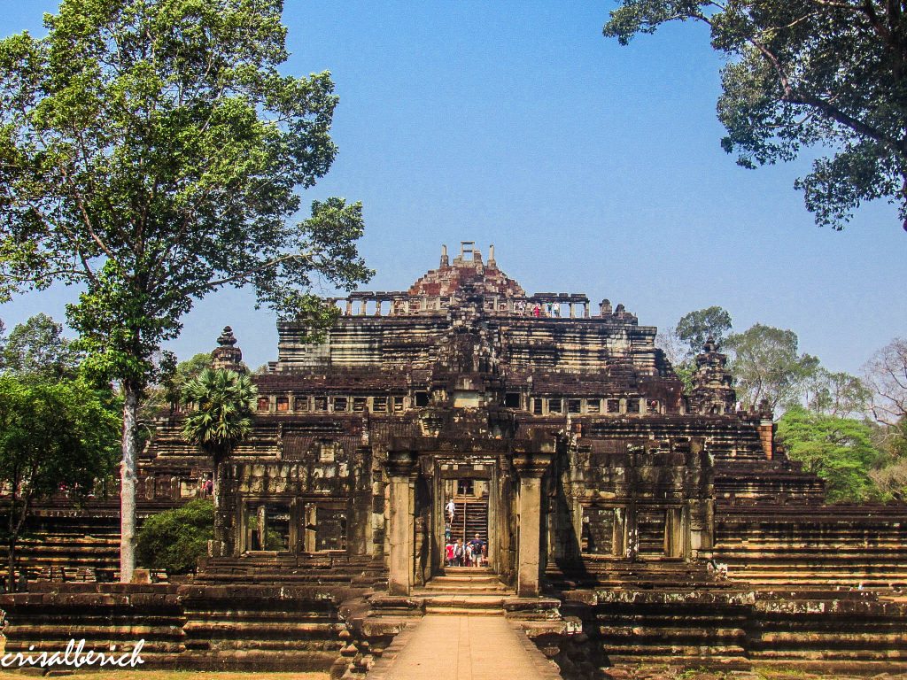 templos de angkor wat baphuon