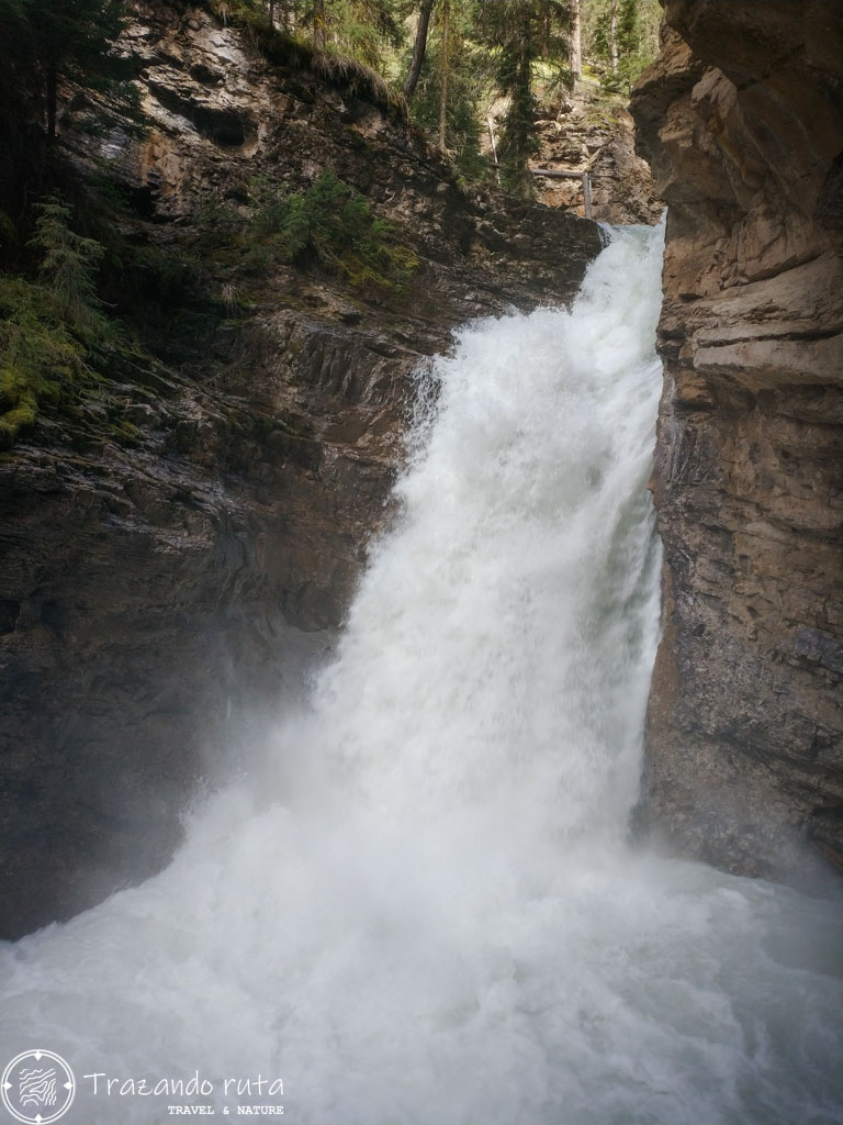 ruta johnston canyon lower falls parque nacional banff