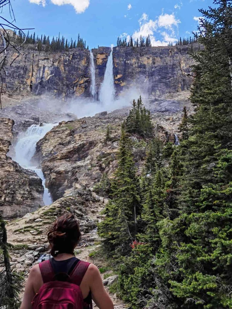 ruta laughing falls y twin falls parque nacional yoho