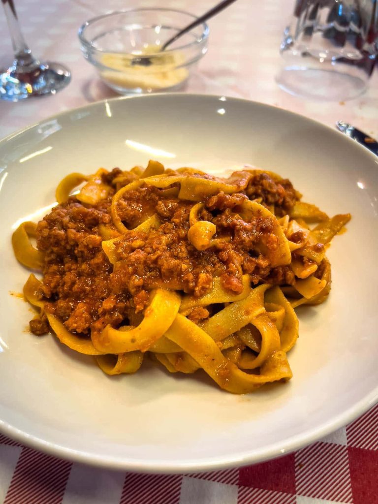 que comer en bolonia tagliatelle ragu platos tipicos