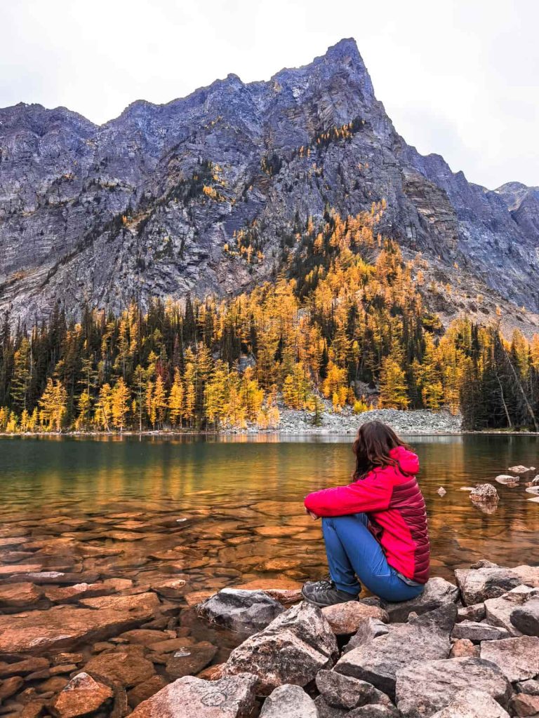 mejores rutas otoño banff alerces lago arnica