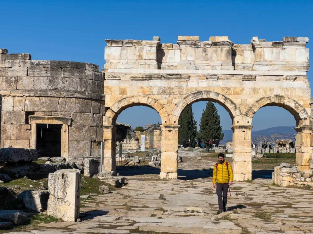 ruinas de hierapolis calle principal