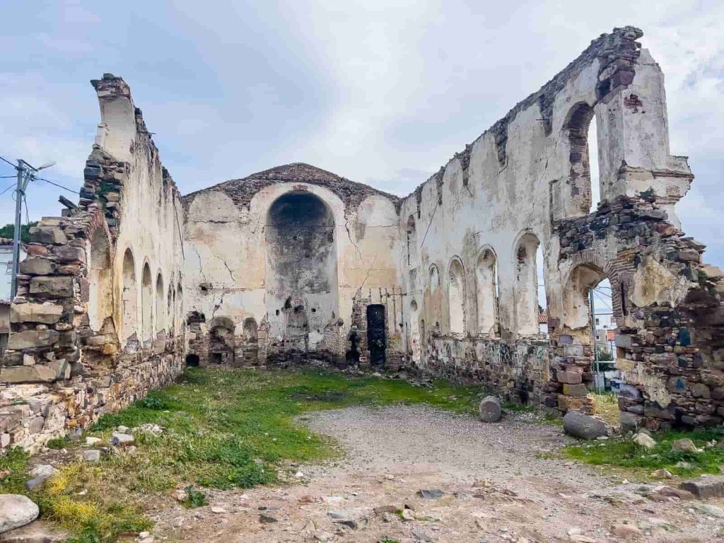 ruinas iglesia panaya isla de cunda