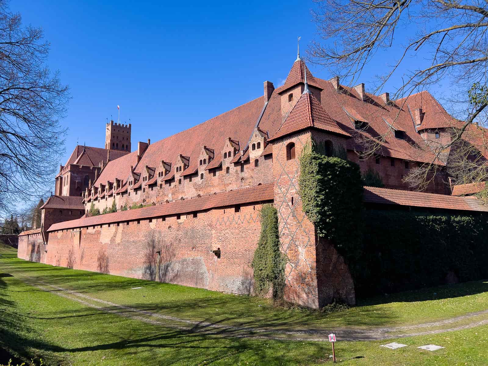 castillo de malbork polonia exterior