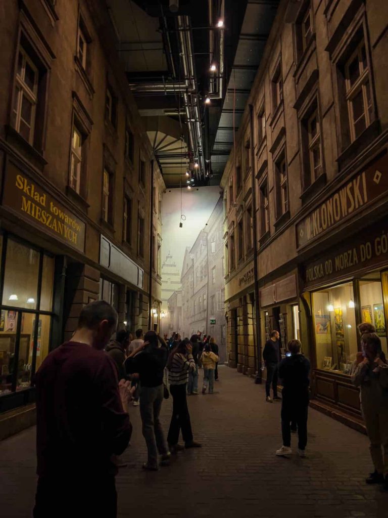 museo de la segunda guerra mundial gdansk interior