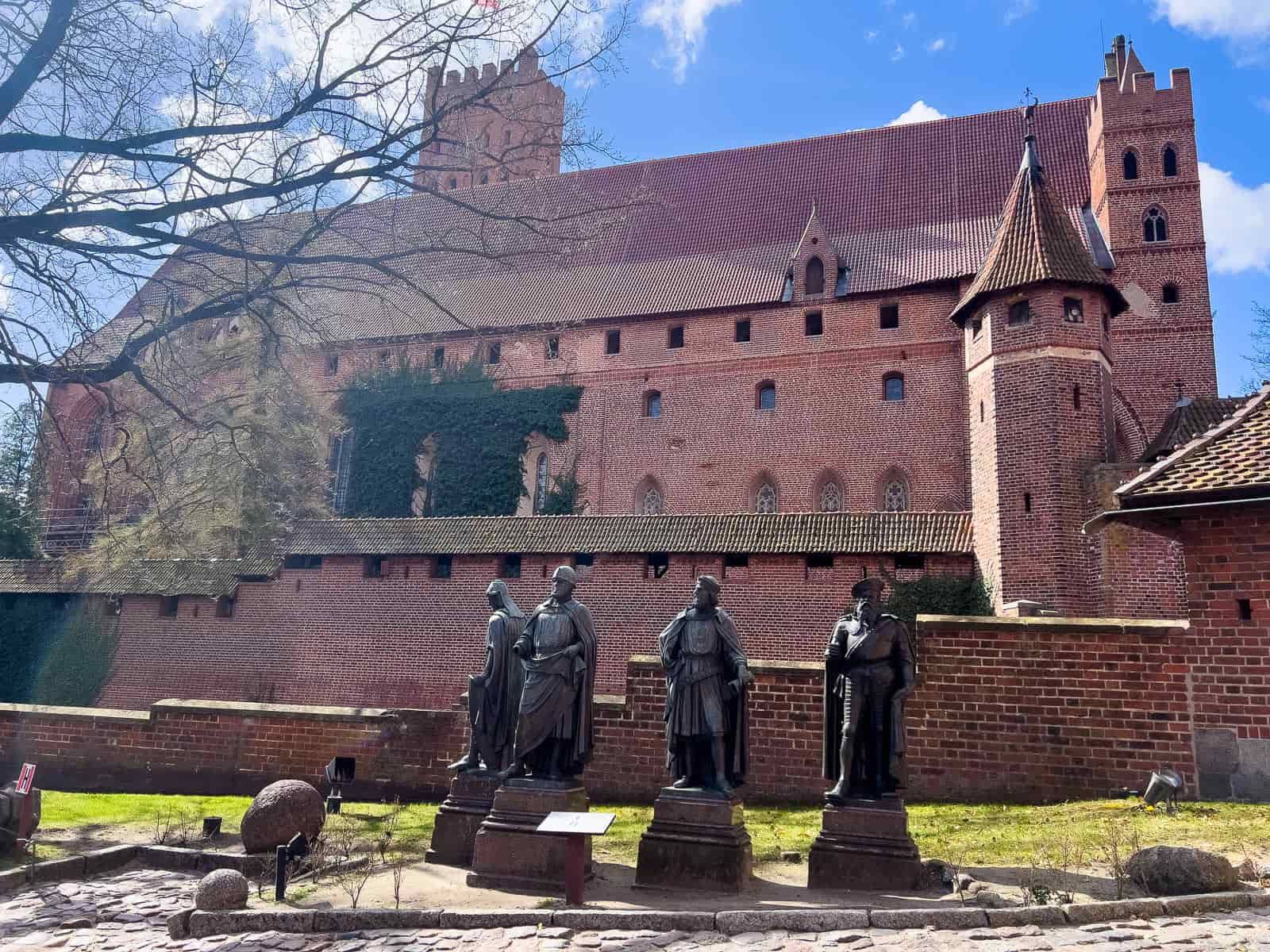 patio castillo alto malbork