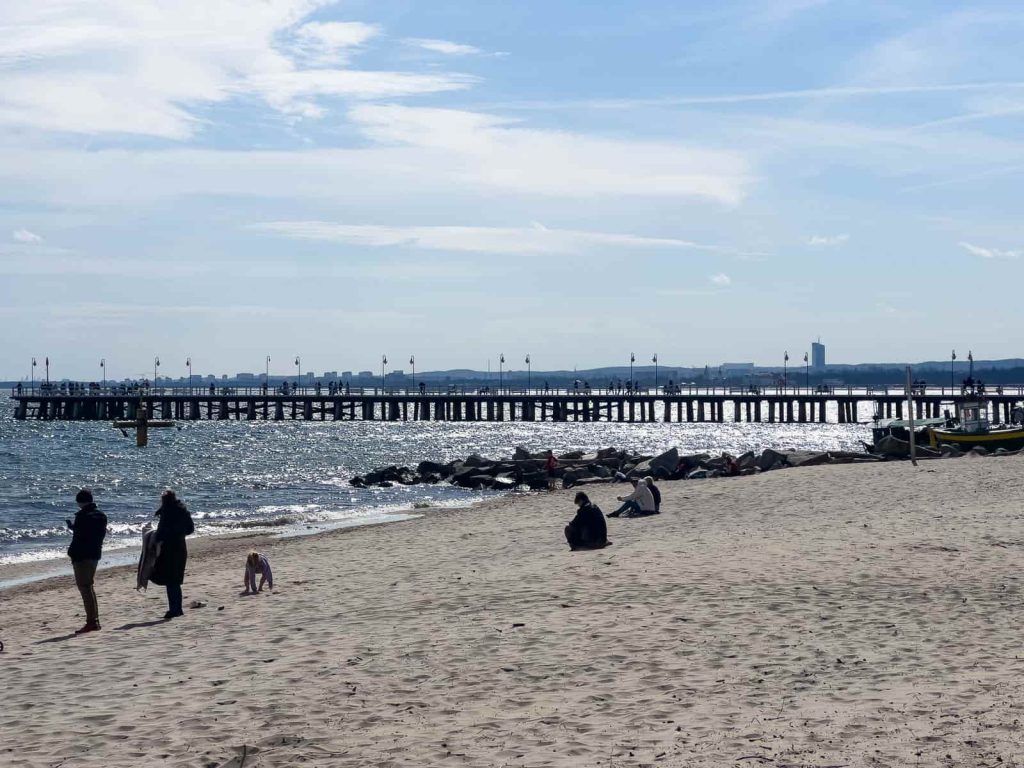 muelle y playa de orlowo