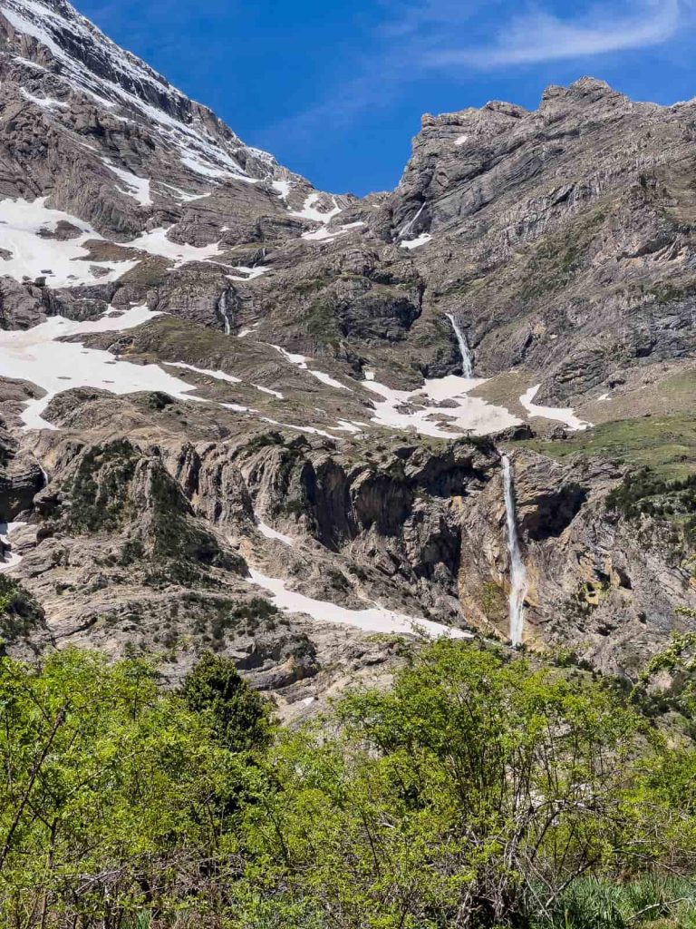 ruta a la cascada del cinca valle de pineta