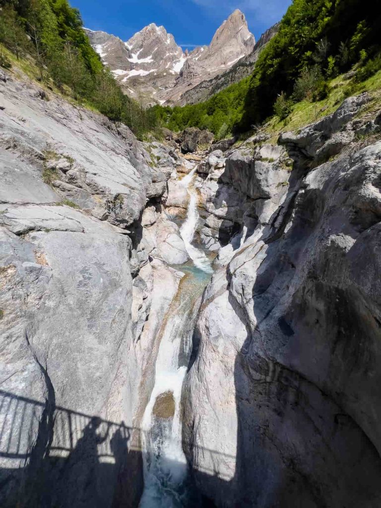 cascada del cinca puente valle de pineta