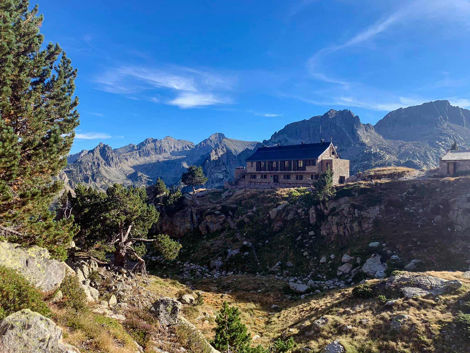 refugi d'amitges parc nacional aigüestortes i estany de sant maurici