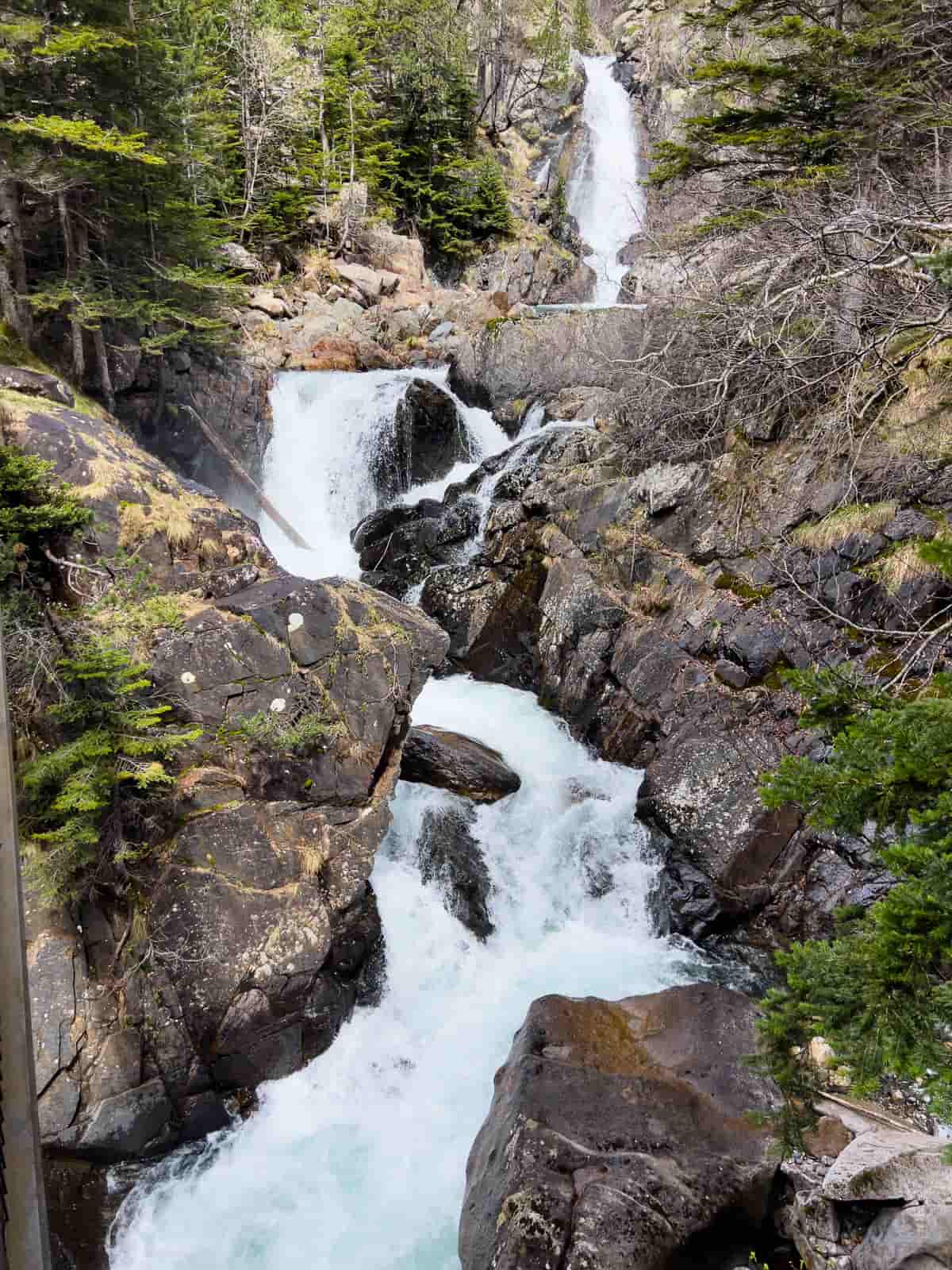 cascadas de las gorgas de alba, valle de benasque. tres saltos