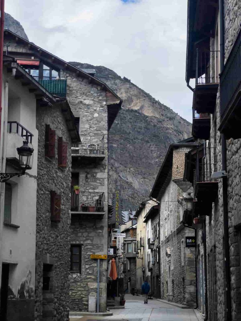 calles de cerler, valle de benasque
