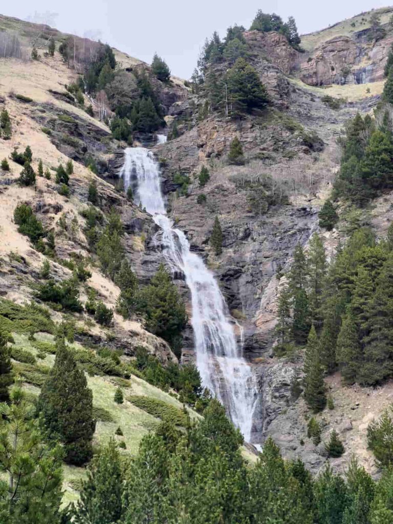 ruta a la cascada de clotet en cerler
