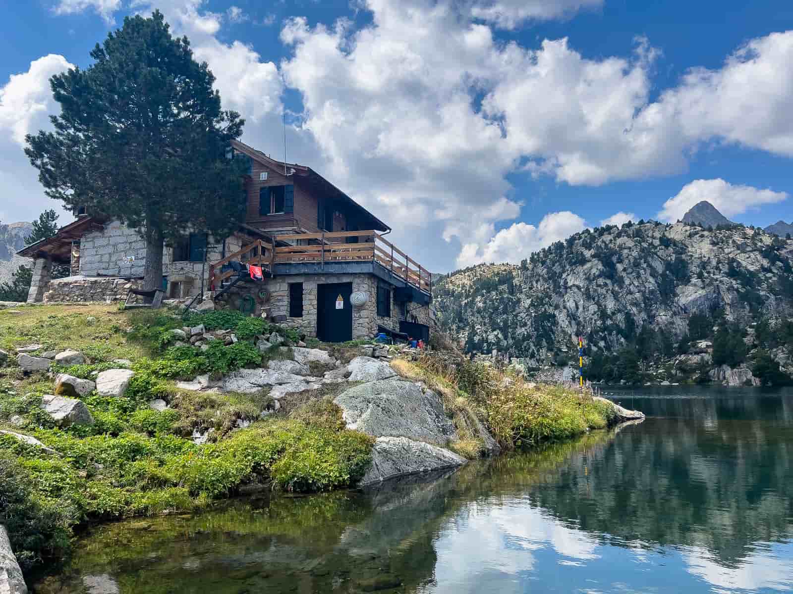 refugio josep maria blanc aigüestortes