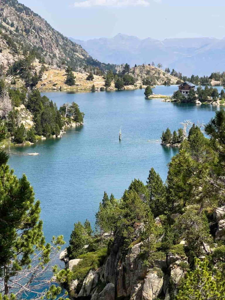 ruta refugio josep maria blanc y lagos de peguera